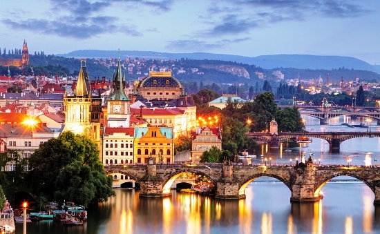 Praha ir renesansinė Melniko pilis..čia susipina istorija ir linksmybės