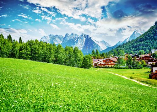 Pietų Tirolis Dolomitinių Alpių apsuptyje